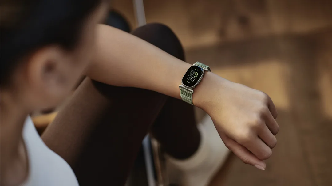 Fitbit Edge: сменная батарея и здоровье в одном браслете