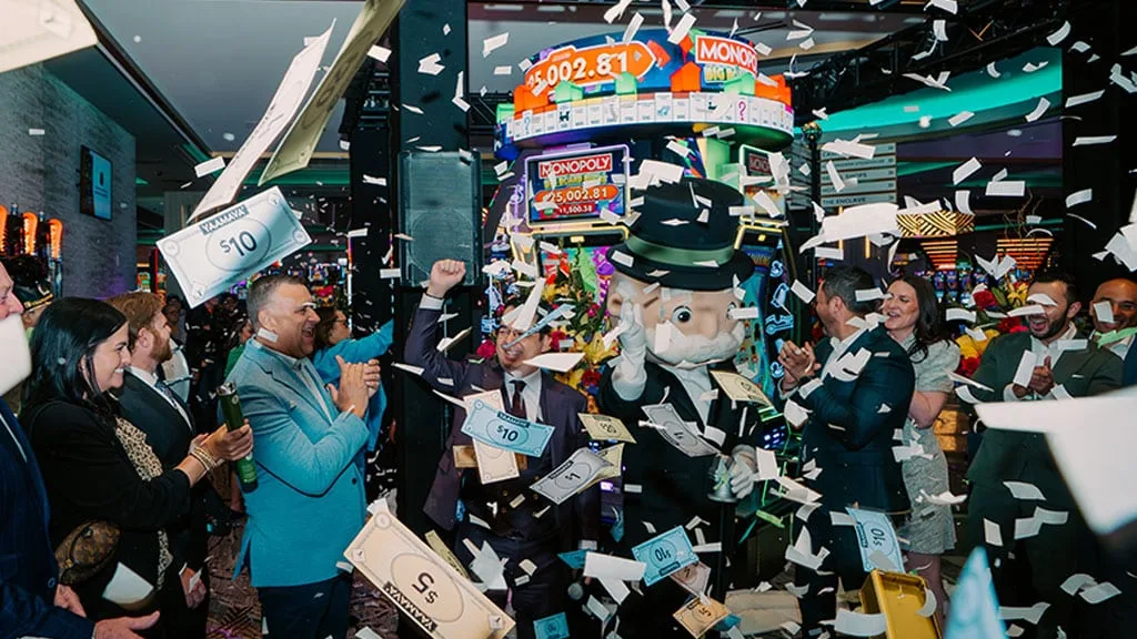 Monopoly Big Board Bucks: лимитка для фанатов настолок