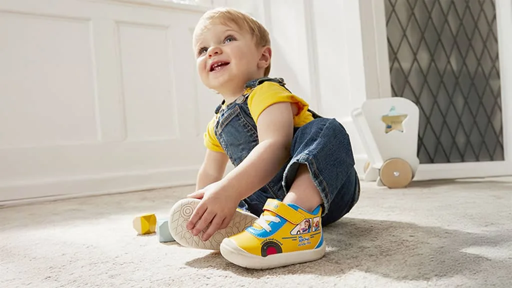 Stride Rite x Ms. Rachel: кроссовки, которые учат одеваться